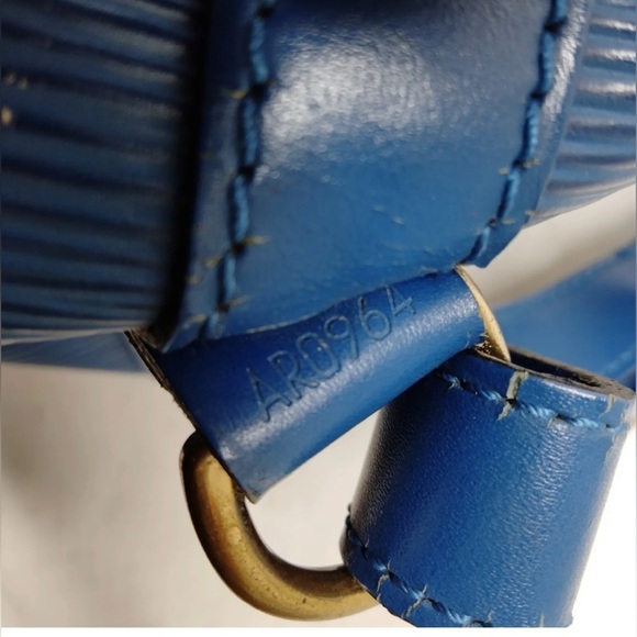 Louis Vuitton Epi Noe Bucket Bag Shoulder Bag Cobalt Blue Leather Tie Closure - Picture 5 of 13